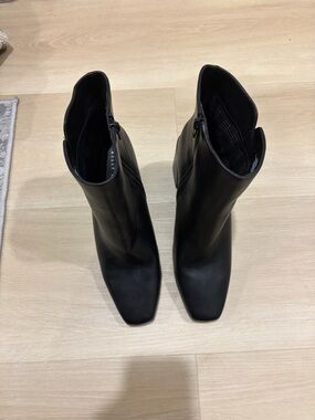 Kelly & Katie Black Square Toe Ankle Boots